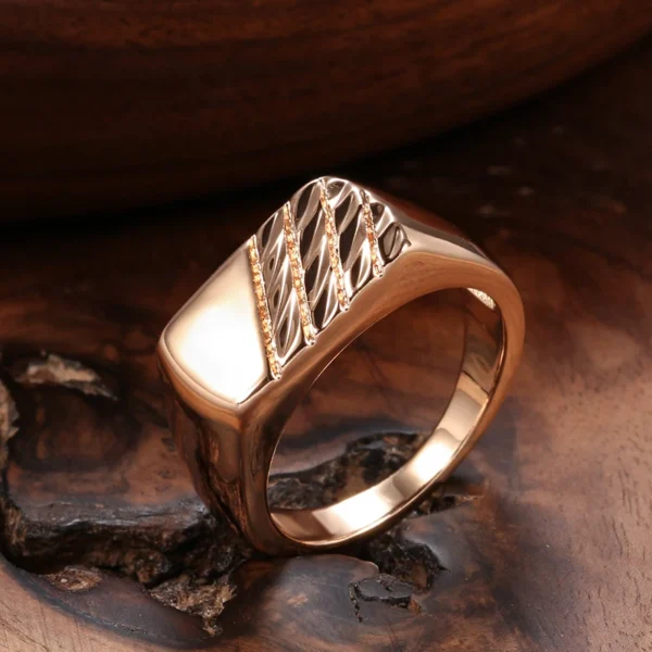 Glossy Square Luxury Ring - Rose Gold & Zircon – Image 4