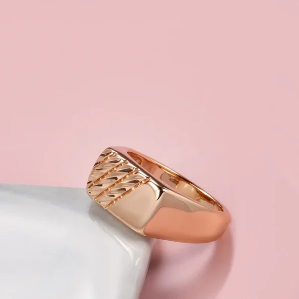 Glossy Square Luxury Ring - Rose Gold & Zircon – Image 5