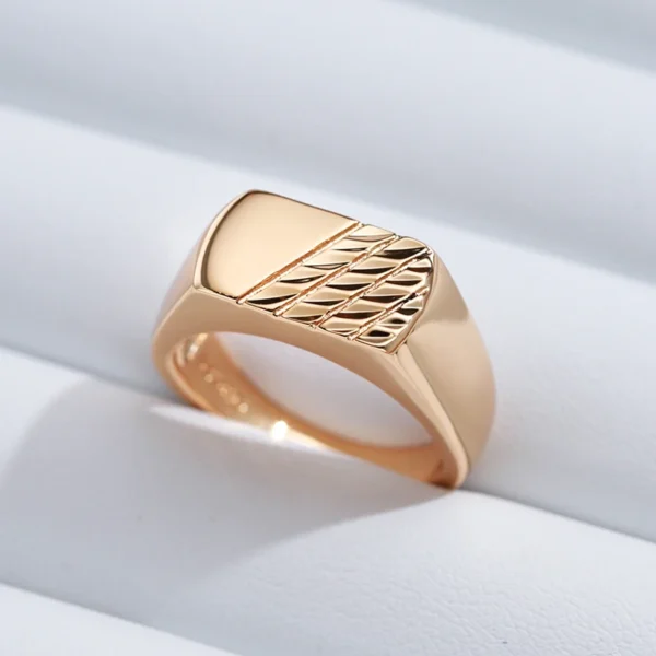 Glossy Square Luxury Ring - Rose Gold & Zircon – Image 3