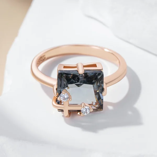 Shiny Grey Vintage Luxury Ring – Rose Gold & Zircon – Image 4